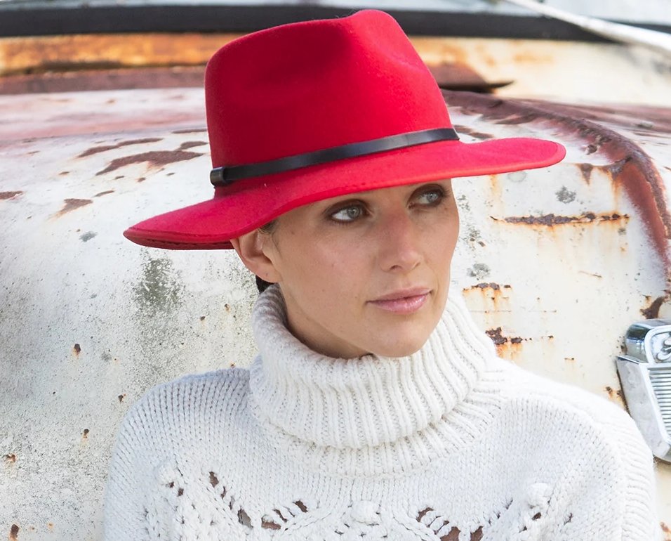 Red wool felt store hat